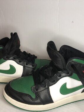Nike Air Jordan 1 Mid “Black Pine Green” – Boy’s 1.5Y – Retro Classic
